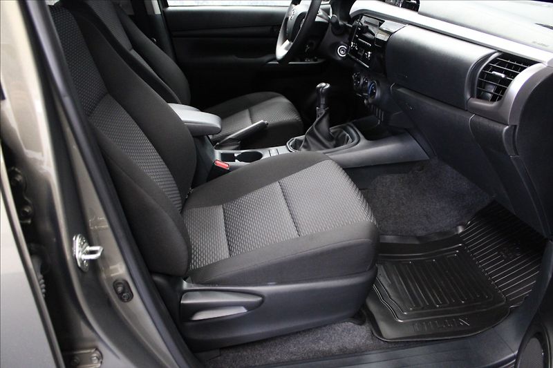 Toyota Hilux 2,4 D-4D 1.majitel CZ - fotka 11 z 37