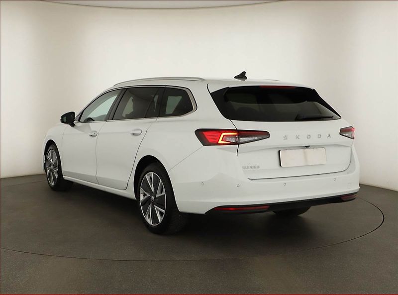 Škoda Superb (2024) Ambition 2.0 TDI - fotka 4 z 27