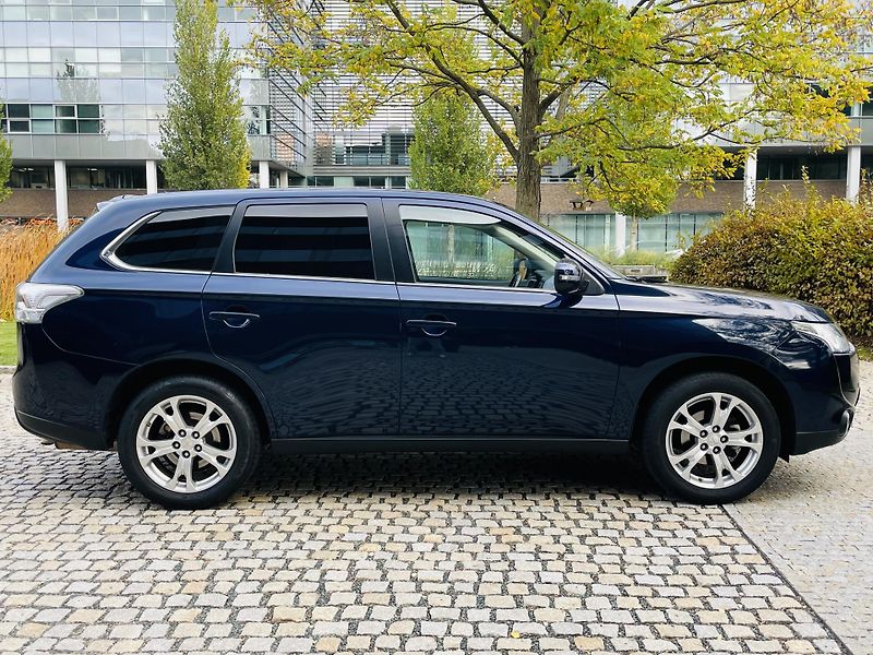 Mitsubishi Outlander 2.0i MANUÁL 1.MAJITEL TAŽNÉ - fotka 12 z 44