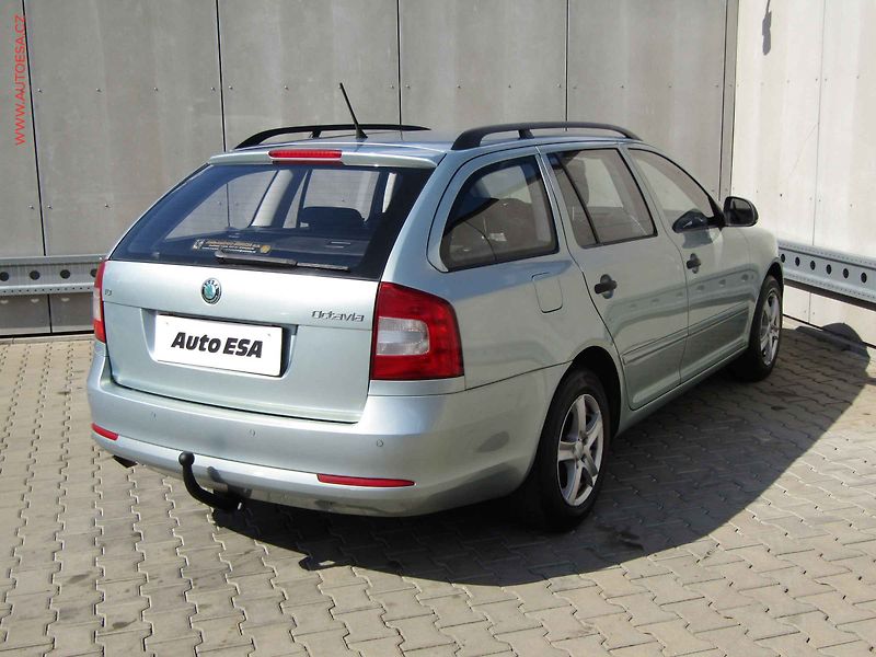 Škoda Octavia (2011) 1.6 TDi, 2.maj,ČR, servis - fotka 4 z 19