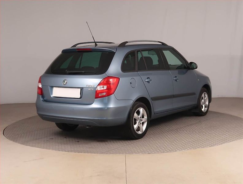 Škoda Fabia (2011) Elegance 1.2 TSI, Tempomat - fotka 5 z 14