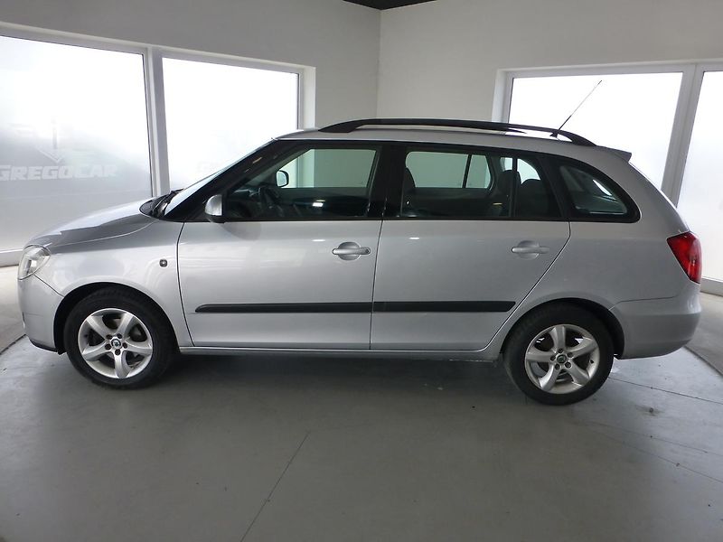 Škoda Fabia (2009) 1,4i-63KW-KLIMATIZACE*ALU KOLA - fotka 8 z 26