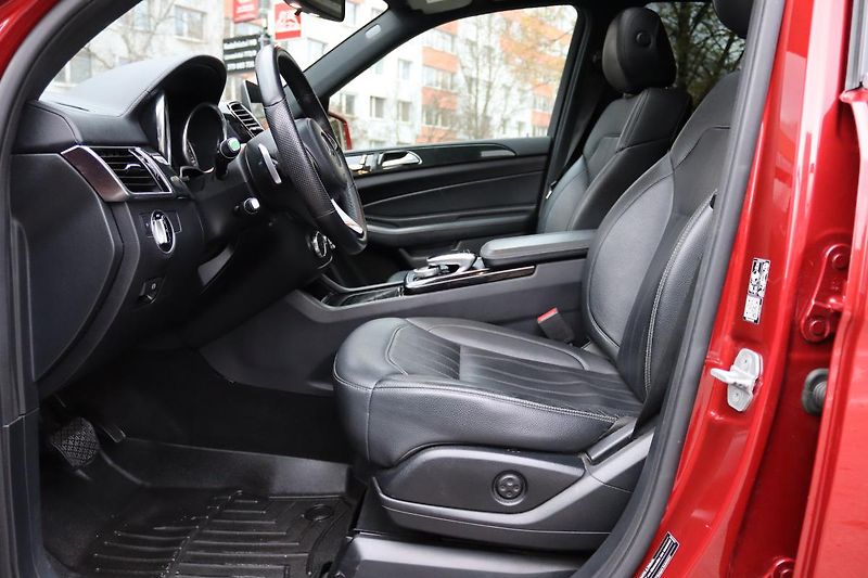 Mercedes-Benz GLS 350D 4MATIC AMG PAKET 190kW - fotka 22 z 50