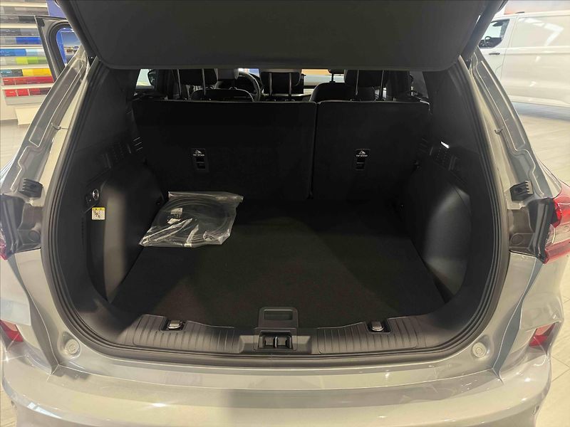 Ford Kuga (2026) 2.5 Duratec PHEV 178 kW/243 ko - fotka 14 z 18