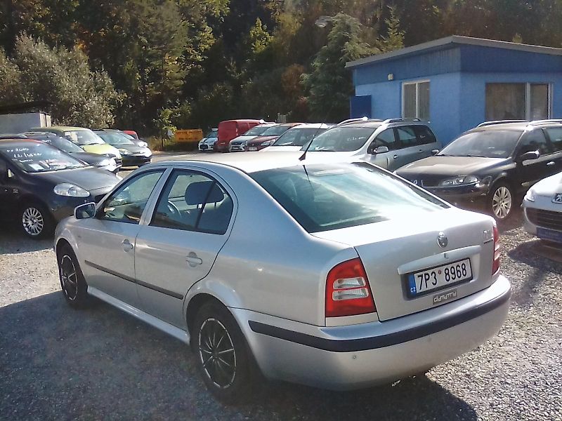 Škoda Octavia (2003) 2.0i , jede dobře - fotka 7 z 28