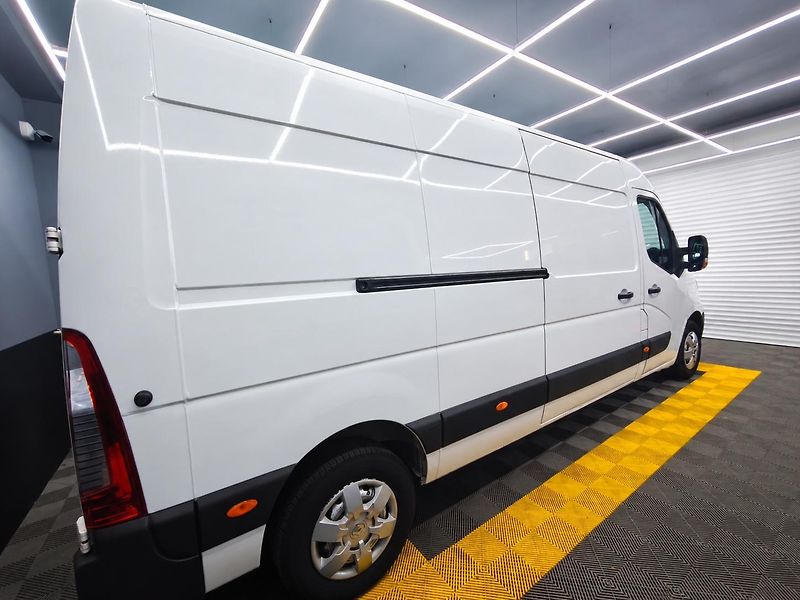 Renault Master (2019) 2.3, L3H2, klima, kamera - fotka 4 z 28