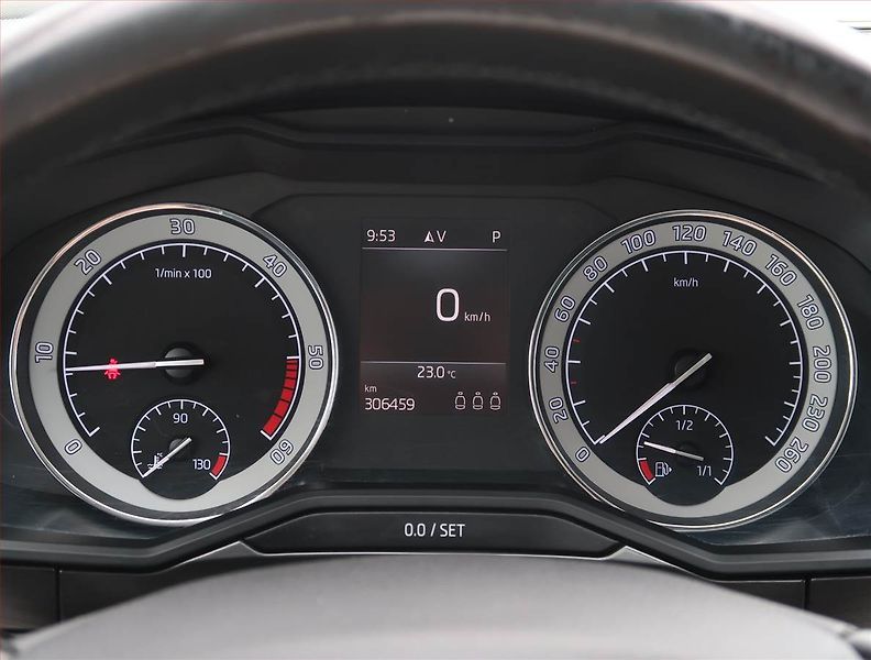 Škoda Superb (2019) Ambition Plus 2.0 TDI, Automat - fotka 11 z 25