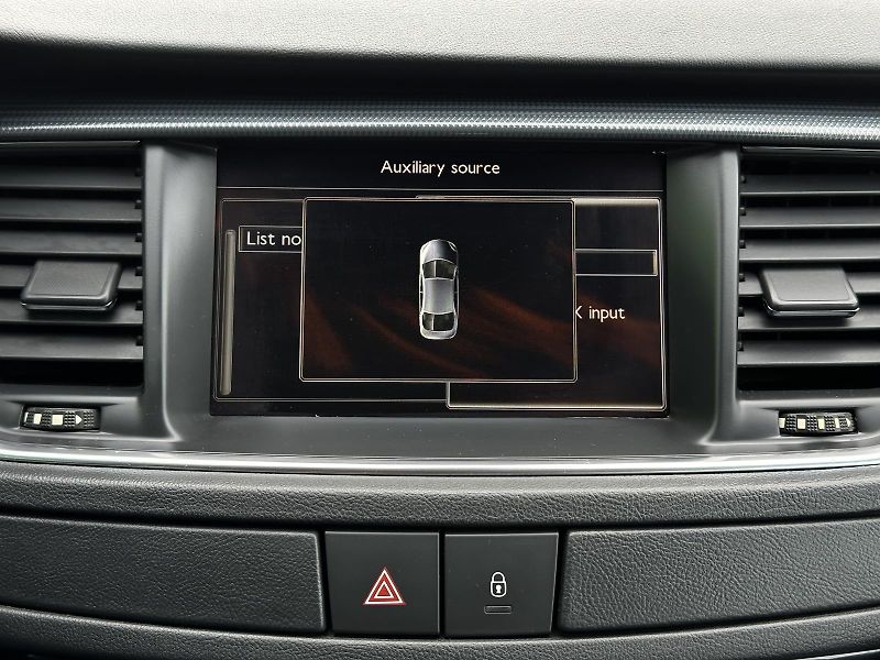Peugeot 508 2.0HDi AT 163PS Bi-Xenon NAVI - fotka 22 z 36