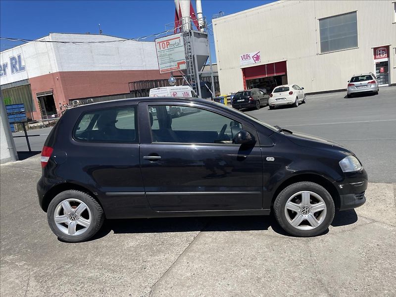 Volkswagen Fox jen 96. tis. km*nová STK* - fotka 4 z 35