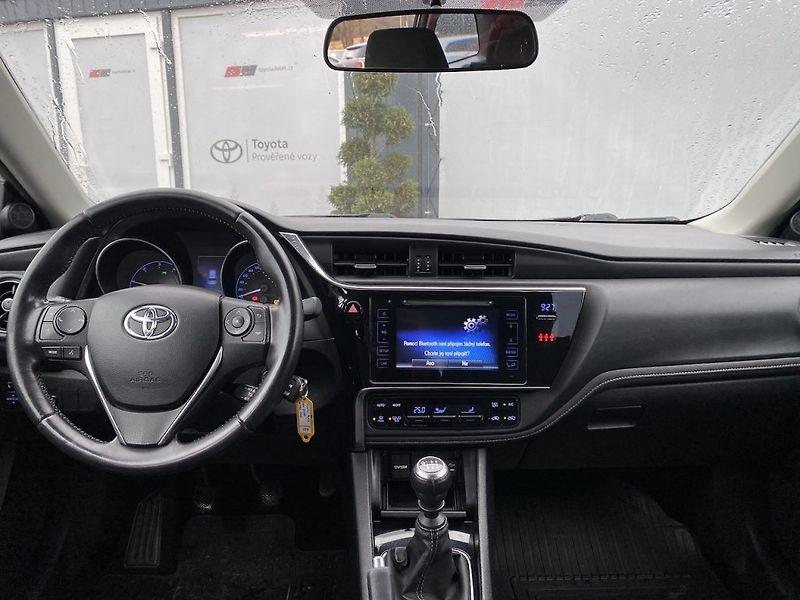 Toyota Auris 1.4D, ČR, Active, manual - fotka 11 z 31