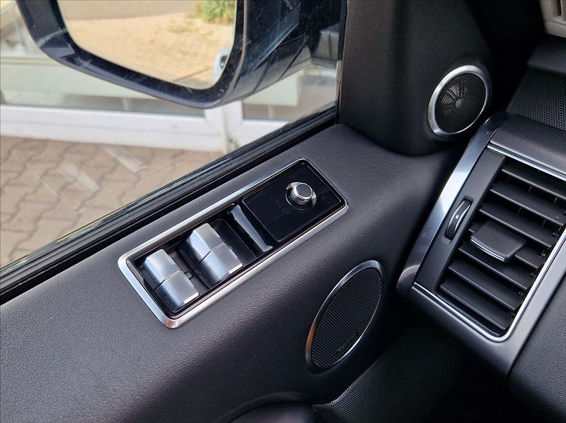Land Rover Range Rover 3,0 TDV6 HSE PO VELK. SERVISU - fotka 45 z 48
