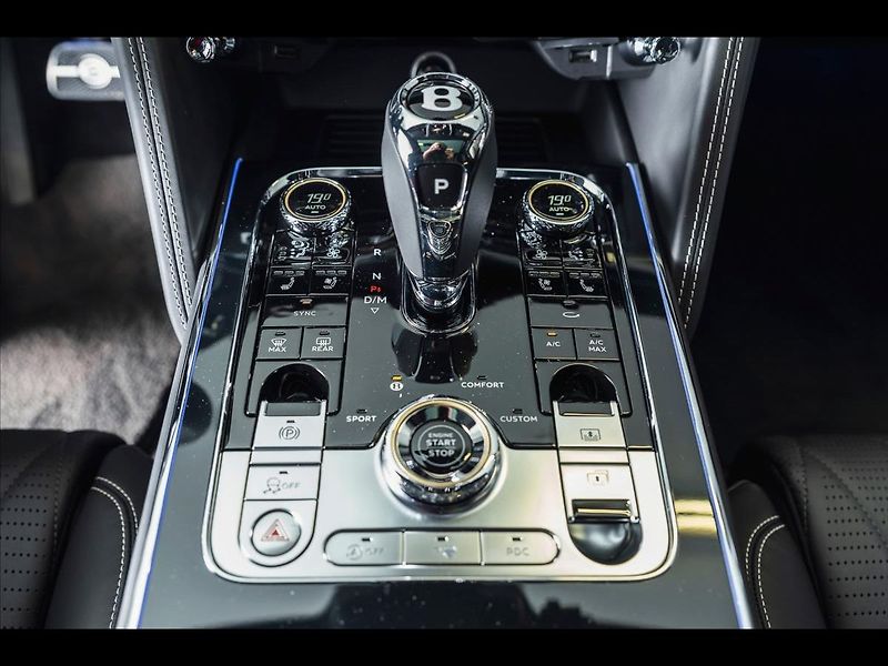 Bentley Flying Spur W12 First Edition - fotka 11 z 27