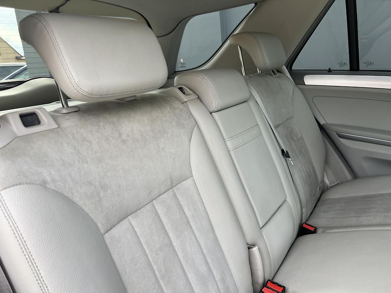 Mercedes-Benz Třídy M ML 320CDi AMG PAKET AUTOMAT - fotka 33 z 47