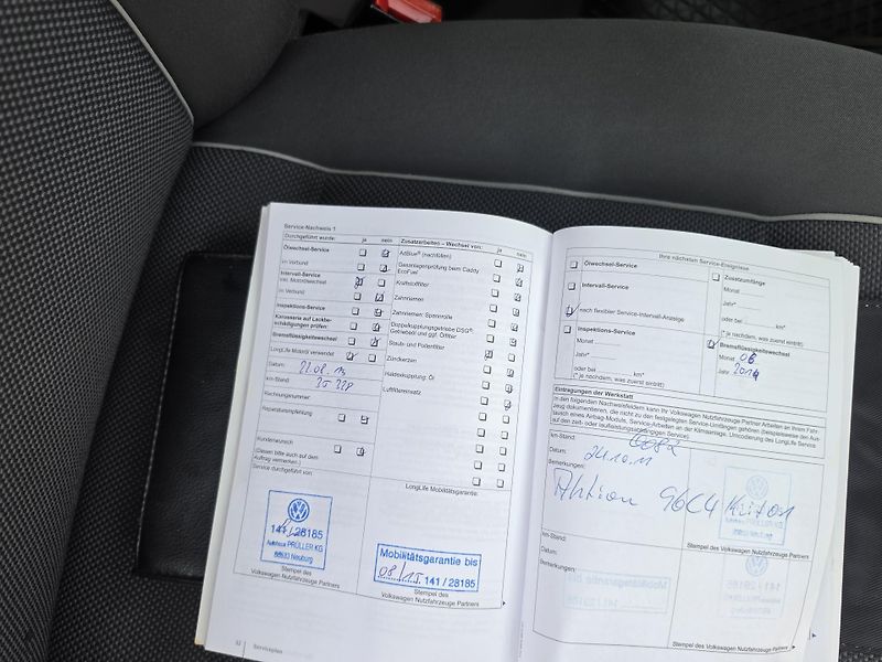 Volkswagen Multivan 2.0 TDI 103kw 7 Míst  TZ  - fotka 24 z 37