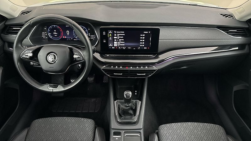 Škoda Octavia 2.0 TDI Style Combi - fotka 8 z 28