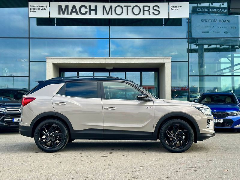 KGM Korando (2026) Smart 1.5 Black edition FWD M6 - fotka 5 z 24