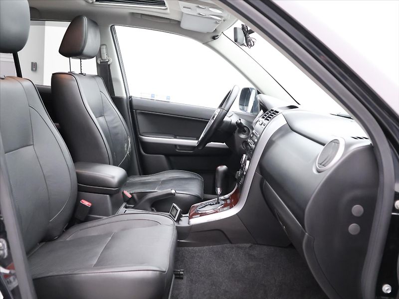 Suzuki Grand Vitara 2,0 JLX 103kW Aut. Tažné CZ - fotka 12 z 27