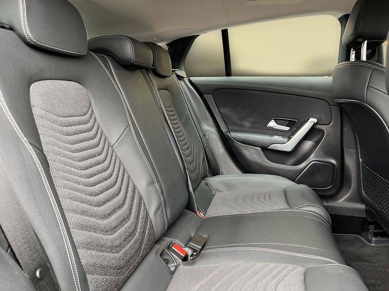 Mercedes-Benz CLA Třída 250e Shooting Brake EQ - fotka 20 z 21