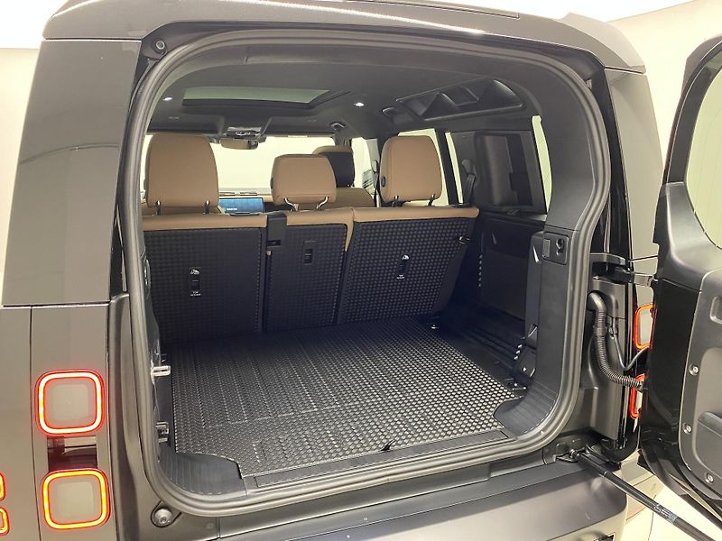 Land Rover Defender (2026) D350 X-DYNAMIC HSE AWD AUT - fotka 5 z 56