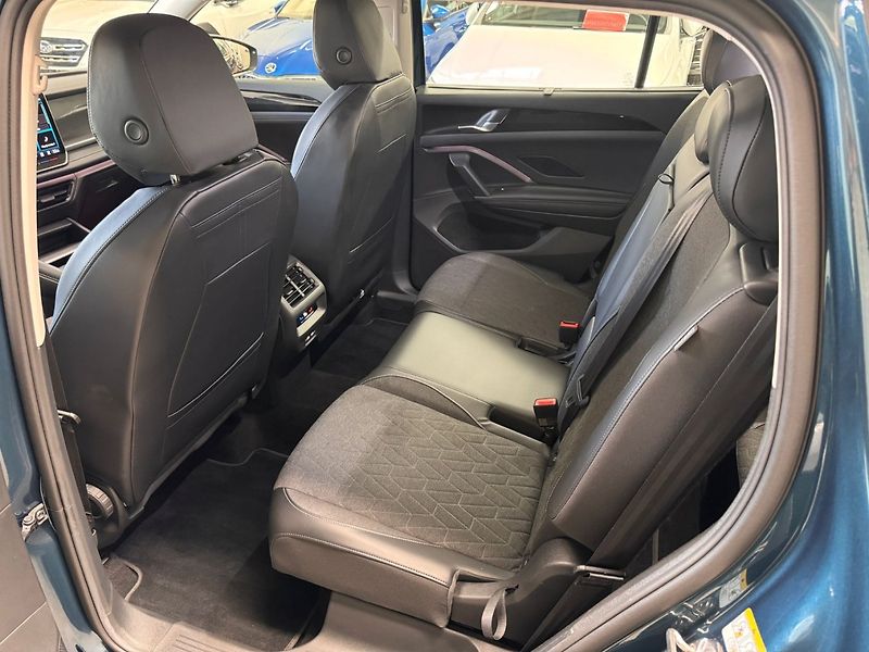 Volkswagen Tayron (2025) 2,0TDI 142kW 4Mot LIFE 7míst - fotka 23 z 27