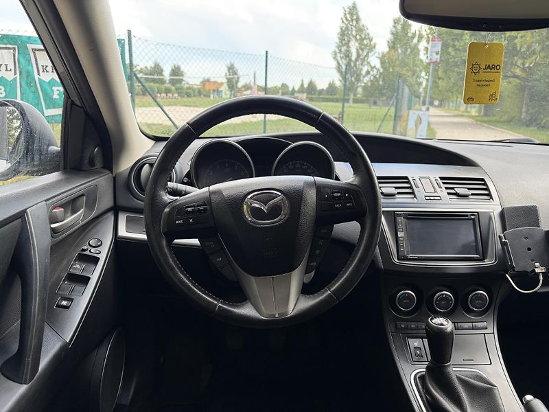 Mazda 3 2.0 Sport Edition - fotka 25 z 32