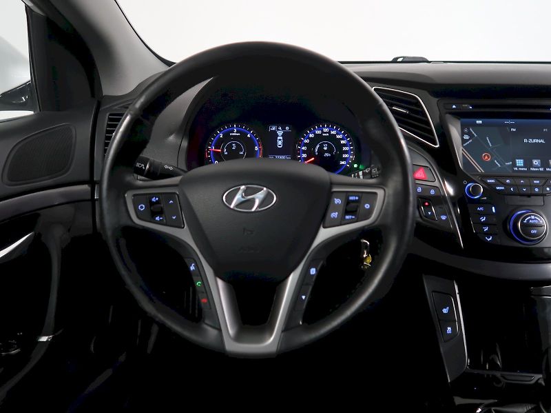 Hyundai i40 (2017) 1.7CRDI 104KW NAVI - fotka 17 z 34