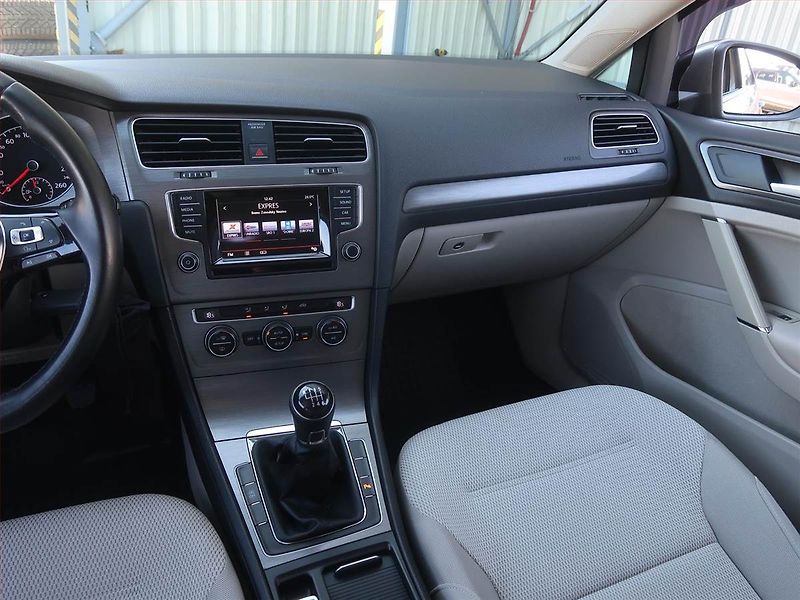 Volkswagen Golf (2013) 1.2 TSI, Serv.kniha, Xenony - fotka 8 z 17