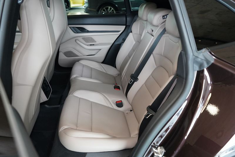 Porsche Taycan Sport Turismo, Pano, Matrix - fotka 17 z 50