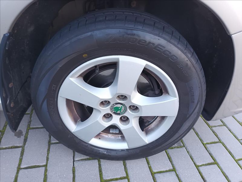 Škoda Fabia 1,4 16V,55KW,ČR,KLIMA,TEMPOMAT - fotka 22 z 35