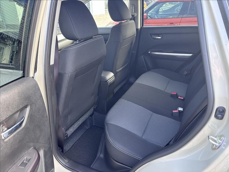 Suzuki Vitara (2026) 1,4 BoosterJet Automat  Premiu - fotka 12 z 18