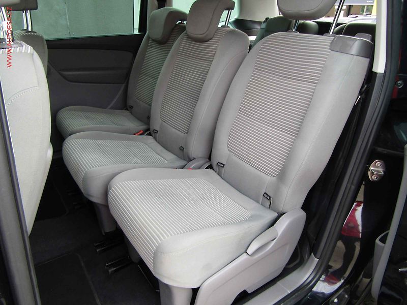 Seat Alhambra (2013) 2.0 TDi 7míst, servis.kniha - fotka 10 z 21