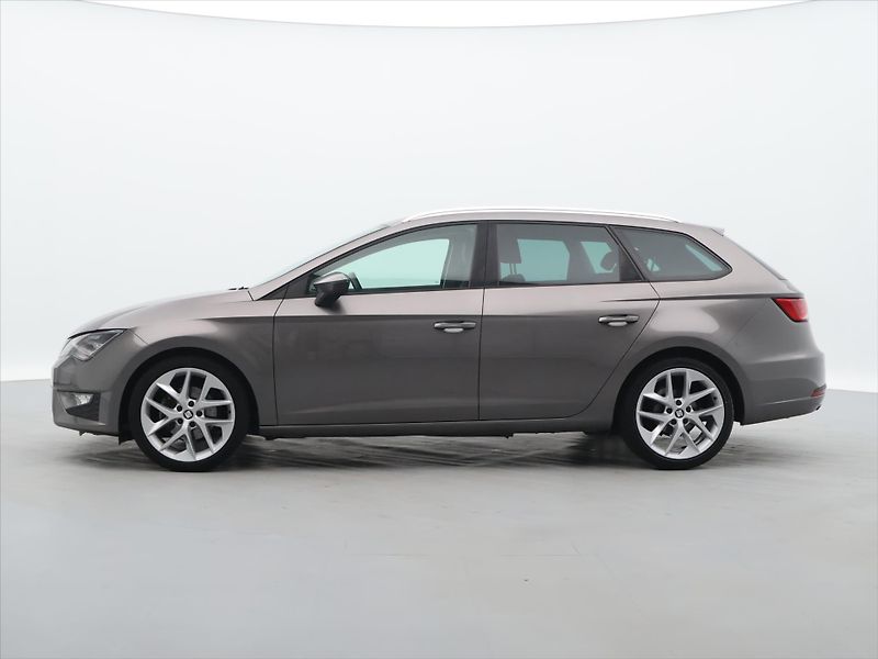 Seat Leon 1,4 TSI 110kW FR Dynamic sr.kn - fotka 4 z 26