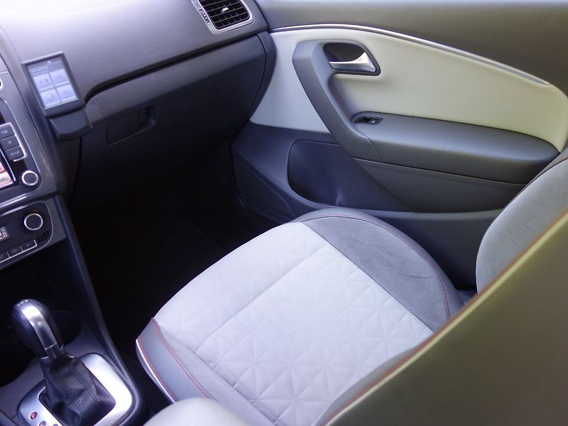 Volkswagen Polo (2010) 1.6TDI 66kW DSG BEATS -DPH - fotka 14 z 41