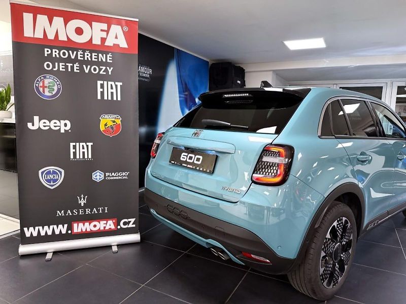 Fiat 600 (2025) 1.2 Turbo Hybrid 145k MHEV eDC - fotka 5 z 19