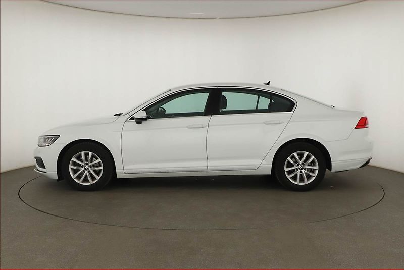 Volkswagen Passat (2021) 1.5 TSI, ČR,1.maj, Tempomat - fotka 3 z 19