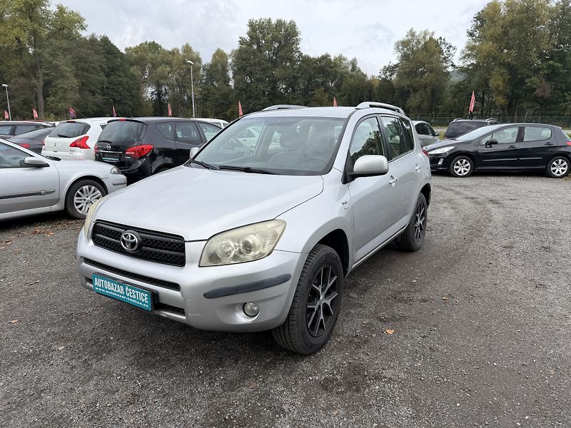 Toyota RAV4 2.2 D4-D 4x4 KLIMA  REZERVACE - fotka 1 z 23