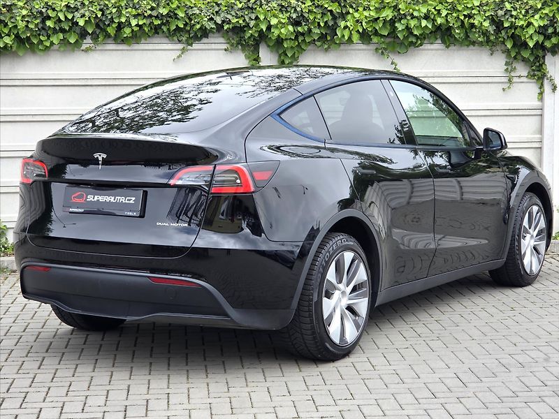 Tesla Model Y 378kW 4x4 LR Tažné zař. NEHAVA - fotka 7 z 22
