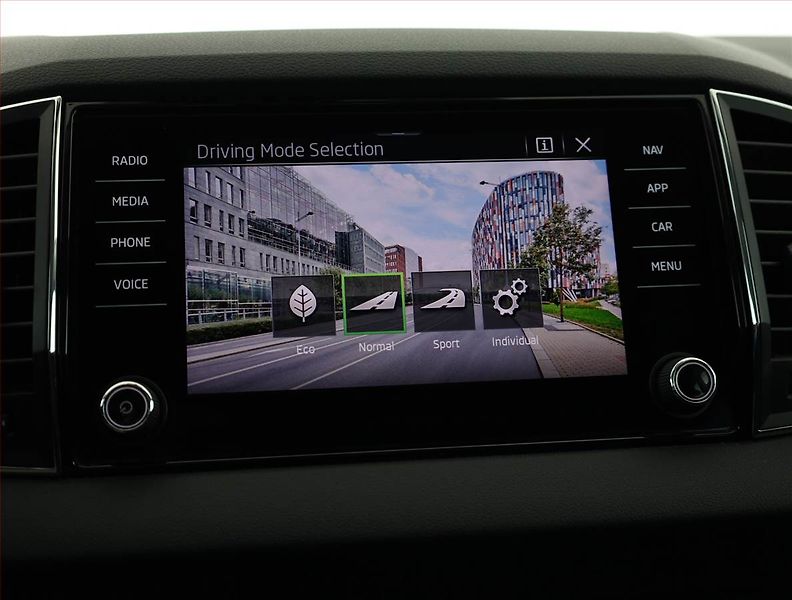 Škoda Karoq (2022) Style 2.0 TDI - fotka 15 z 19
