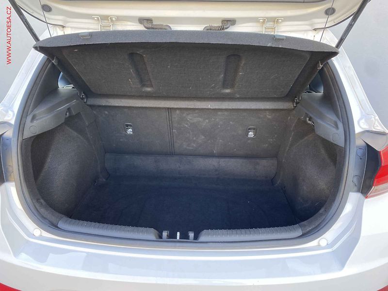 Hyundai i30 (2024) 1.5 DPi, 1.maj,ČR, Start, AC - fotka 7 z 17