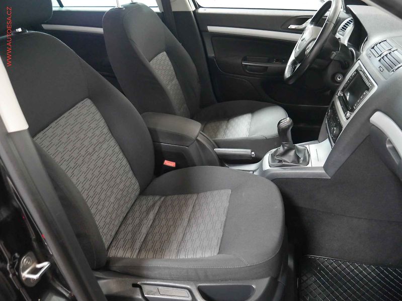 Škoda Octavia (2011) 2.0TDi, P.čidla - fotka 12 z 20
