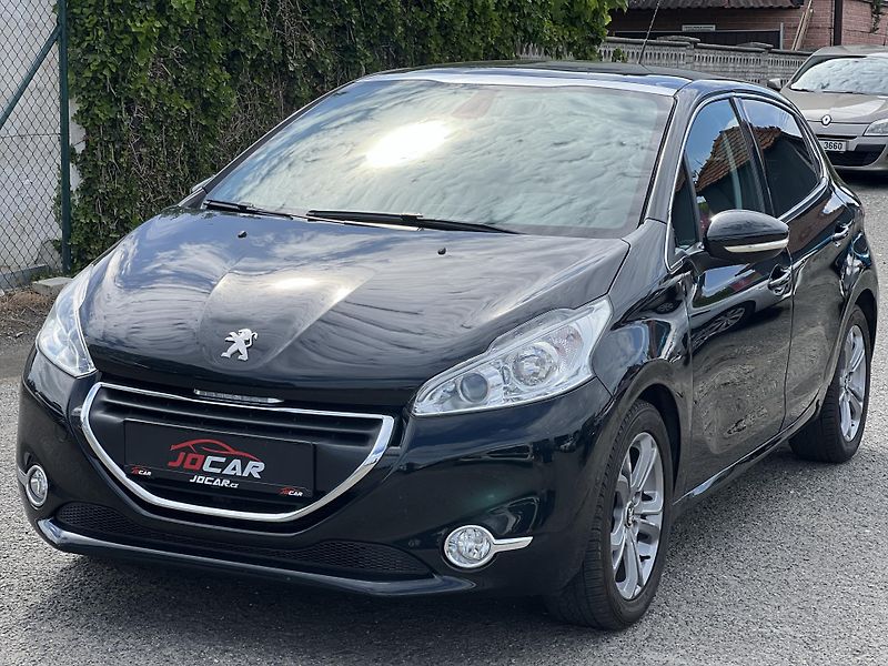 Peugeot 208 1.2i KLIMA PANORAMA TEMPOMAT - fotografie inzerátu