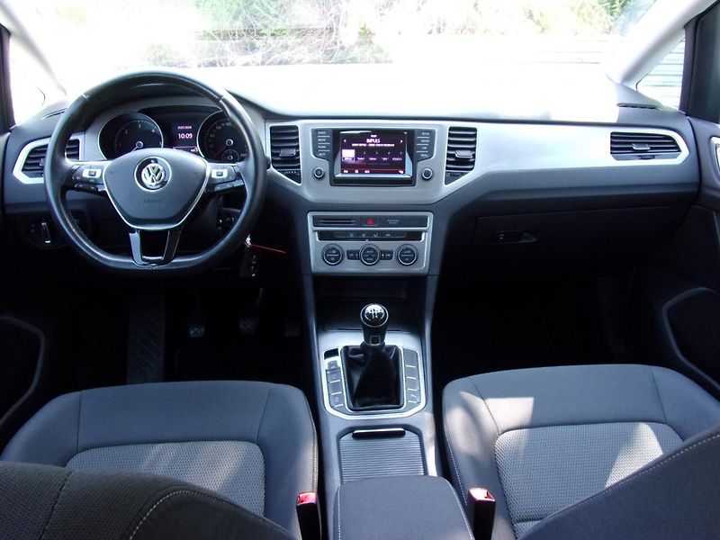 Volkswagen Golf Sportsvan (2015) 1.6TDi 81kW@PĚKNÉ@VYBAVENÉ@KM@ - fotka 10 z 21