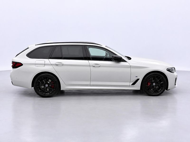 BMW Řada 5 3,0 530d 210kW xD M-Paket DPH - fotka 8 z 33