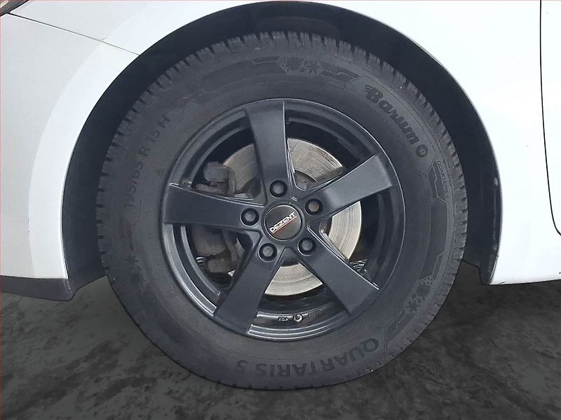 Kia Ceed (2015) 1.4 CVVT, Serv.kniha - fotka 14 z 17