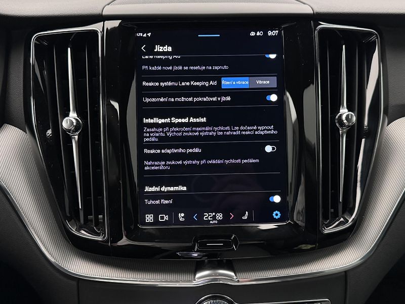 Volvo XC60 B5 AWD BLACK EDITION AUT  - fotka 42 z 49