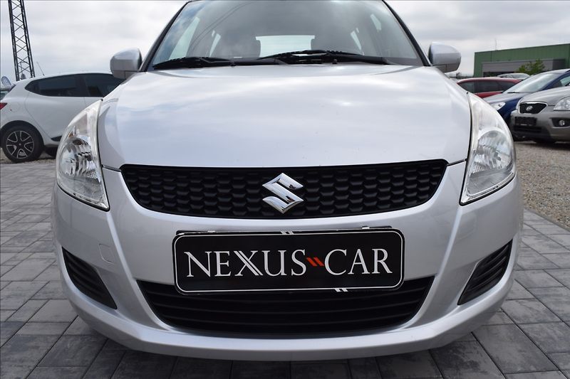 Suzuki Swift 1,2 i 69KW 4X4 ALU KLIMA - fotka 2 z 46