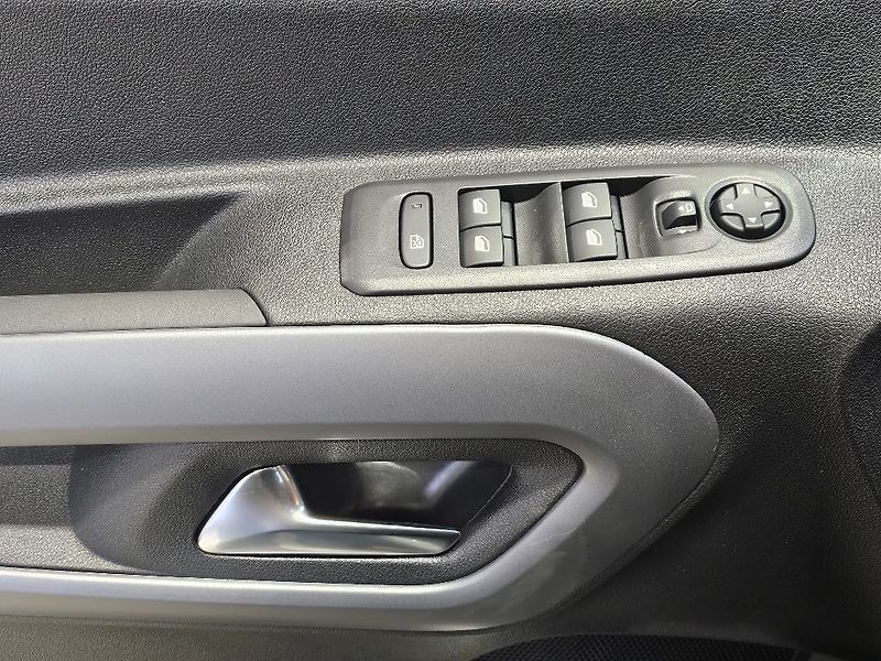 Opel Combo Elegance Plus L2 1,5 CDTi  AT - fotka 9 z 24