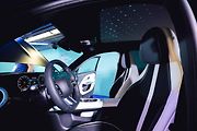 Mercedes-Benz letos odstartoval novou éru jako globální partner ženského tenisu (WTA). Své ambice v tomto sportu nyní potvrzuje i v České republice, kde v rámci ostravského turnaje představuje dvě klíčové novinky: novou generaci modelů GLB a GLC.