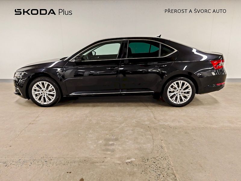 Škoda Superb (2024) 2.0 TSI 206 kW DSG 4x4 L&K - fotka 3 z 28