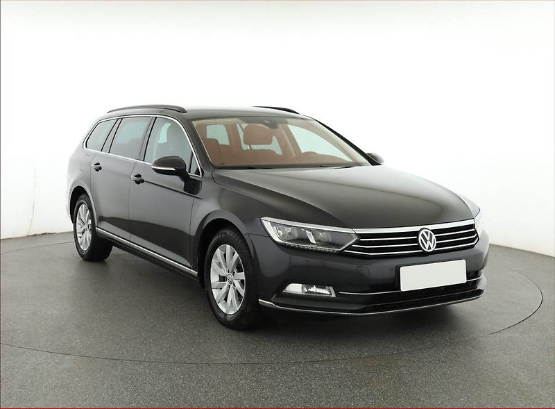 Volkswagen Passat (2019) Business 2.0 TDI, Automat - fotka 1 z 20